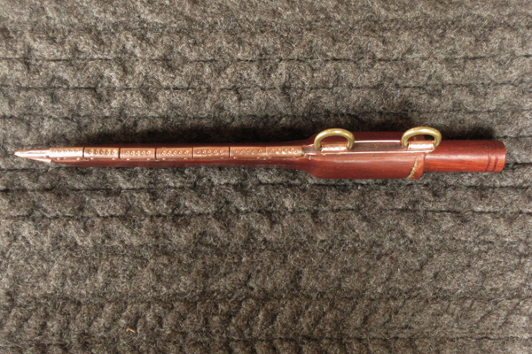 Weight:<br/>Seax: 6oz (170g), Sheathed: 10oz. (283g).  Point of Balance at forward edge of bolster.